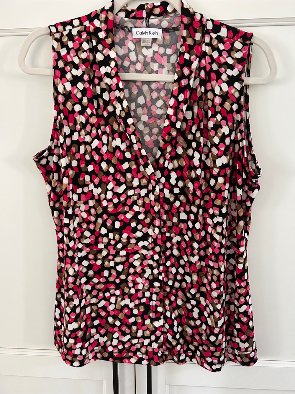Calvin Klein Black Pink White Brown Sleeveless V-Neck Printed shell top